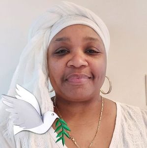 Meet your Posher, Edith